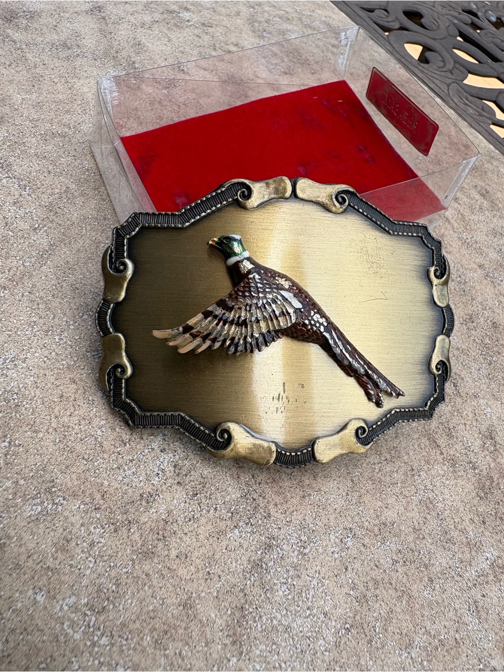 Pheasant collectible belt buckle Gold and Brown. Hunter